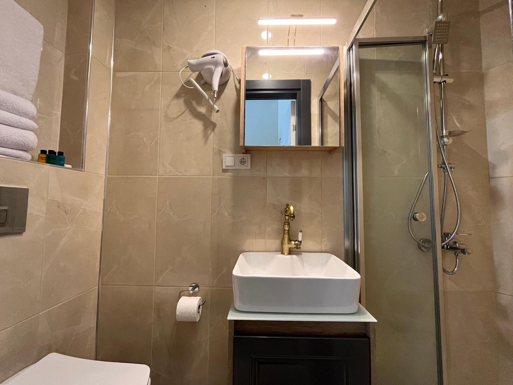 Genoa Port Hotel Istanbul Eksteriør bilde
